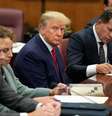 O ex-presidente dos EUA Donald Trump foi acusado formalmente nesta terça-feira, 4, em um caso que envolve o suborno de uma atriz pornô em meio às eleições presidenciais de 2016.  Foto: Seth Wenig / Reuters