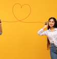 Se você quer ter um romance com Gêmeos, confira 4 fatos que provam que esse signo está apaixonado e entenda o que cada um deles significa! -  Foto: Shutterstock / João Bidu