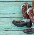 As botas western são uma das tendências de calçados do momento – Shutterstock  Foto: Alto Astral