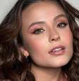Assim como Larissa Manoela, outras famosas já fizeram o Round Gluteo, entre elas, Virginia Fonseca e Bruna Marquezine |  Foto: Instagram @larissamanoela/Reprodução / Boa Forma