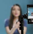 Loja é condenada a pagar R$ 12 mil por forçar funcionária a fazer dancinhas para rede social  Foto: Freepik