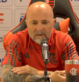 Jorge Sampaoli em sua primeira coletiva como técnico do Flamengo  Foto: Reprodução/YouTube