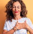 É importante manter os laços espirituais fortalecidos. Conheça quais são as simpatias para ter mais conexão com a espiritualidade! -  Foto: Shutterstock / João Bidu