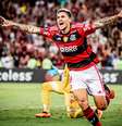 Pedro, do Flamengo, comemora gol marcado em jogo contra o Ñublense pela Libertadores, nesta quarta-feira, 19.  Foto: Thiago Mendes/W9 Press/Gazeta Press / Gazeta Press