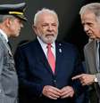 O comandante do Exército, Tomás Paiva, Lula e o Ministro da Defesa, José Múcio  Foto: REUTERS/Ueslei Marcelino