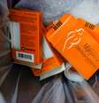 Caixas usadas de Mifepristona, em uma lata de lixo em uma clínica em Illinois 20/04/2023  Foto: REUTERS/Evelyn Hockstein
