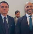 Jair Bolsonaro e Daniel Silveira;perdão a Silveira foi tentativa de Bolsonaro em agradar apoiadores, em momento de recuperação nas pesquisas.  Foto: Reprodução/Facebook / Estadão