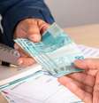 Nova regra de reajuste do salário mínimo terá impacto de R$ 15,8 bi em 2024, segundo economista  Foto: Gustavomellossa/iStock/Getty Images Plus
