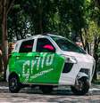 Prefeitura de São Paulo suspendeu o Tuk-tuk da plataforma Grilo, que oferece o serviço de carona e entrega de mercadoria por meio do triciclo elétrico.  Foto: Grilo/Divulgação / Estadão