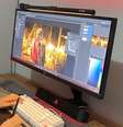 Gabriel Pereira Santos usando o computador  Foto: Arquivo pessoal / BBC News Brasil