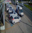 O suspeito escolheu fazer o test drive em um veículo que estava próximo à saída da loja  Foto: Reprodução/Twitter