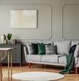 Cores e objetos decorativos dão personalidade ao ambiente  Foto: FOLLOW THE FLOW | Shutterstock / Portal EdiCase