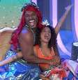 Fred Nicário se vestiu de sereia ao lado de Domitilla Barros  Foto: Reprodução/Twitter