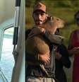 Influenciador Agenor Tupinambá entrega capivara Filó ao Ibama  Foto: Reprodução/Instagram/@joanadark_am / Estadão