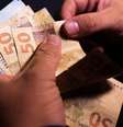 Os brasileiros ainda podem sacar R$ 7,178 bilhões em recursos “esquecidos” nos bancos  Foto: Marcello Casal Jr/Agência Brasil / Estadão