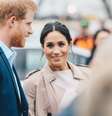 Meghan Markle e príncipe Harry estão envolvidos em diversas polêmicas -  Foto: Shaun Jeffers / Shutterstock / Alto Astral