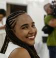 Valéria Lima, neta de mãe de santo, está dando continuidade ao legado da avó no Curuzu, periferia de Salvador  Foto: Maiara Cerqueira