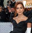 Anitta no tapete vermelho do Met Gala  Foto: Getty Images