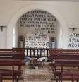Uma capela dedicada à Nossa Senhora da Piedade foi invadida, vandalizada e pichada com frases terraplanistas, na zona rural de Araras, no interior de São Paulo.  Foto: Paróquia de São Benedito/Divulgação / Estadão