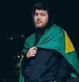 Aos 20 anos, Lucaszin está entre os melhores jogadores de COD Mobile e sonha em trazer o Mundial para o Brasil  Foto: Lucaszin / Divulgação