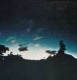  Luzes do terremoto capturadas sobre o Monte Kimyo, Japão, em 1968  Foto: Reprodução / NewScientist / SENHOR. KURIBAYASHI/Cortesia do Boletim da Sociedade Sismológica da América