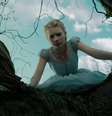 Mia Wasikowska como Alice.  Foto: Adoro Cinema