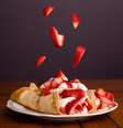 Crepe de Morango  Foto: Guia da Cozinha