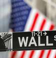 Placa em frente à Bolsa de Valores de Nova York sinaliza Wall Street

REUTERS/Andrew Kelly  Foto: Reuters