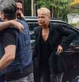 Xuxa e Junno consolam os filhos de Rita Lee em velório   Foto: Araujo Agnews 