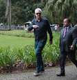 Pedro Bial chegando para a última homenagem à Rita Lee, no Planetário do Parque Ibirapuera, em São Paulo  Foto: Van Campos/Agnews