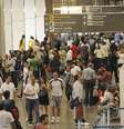 A falta de pessoas negras trabalhando ou como usuárias do serviço acirra o racismo no setor  Foto: Reprodução/Agência Brasil/Wilson Dias