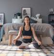 Meditar pode ajudar a combater sintomas da ansiedade  Foto: undrey / Adobe Stock