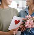 Saiba qual presente sua mãe gostaria de ganhar de acordo com o seu signo -  Foto: Shutterstock / Alto Astral