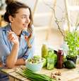 Adotar uma dieta equilibrada pode trazer inúmeros benefícios para o organismo  Foto: RossHelen | Shutterstock / Portal EdiCase