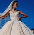 Saiba como escolher o vestido de noiva ideal para o seu casamento -  Foto: Shutterstock / Alto Astral