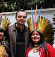 Leonardo DiCaprio afirmou que foi uma honra conversar com Sônia Guajajara e Célia Xakriabá  Foto: Reprodução/Twitter/@LeoDiCaprio/Foto de Leo Otero