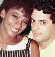 Zezé Motta e Marcos Paulo (1951-2012) em 'Corpo a Corpo': racistas diziam barbaridades da atriz   Foto: Reprodução