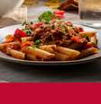Ragú de linguiça, o molho saboroso para suas massas e mais econômico do que o bolonhesa de carne.  Foto: Bake and Cake Gourmet