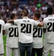 Jogadores do Real Madrid entraram com a camisa de Vini Jr  Foto: Violeta Santos Moura / Reuters