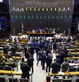 Medida visa permitir que deputadas conciliem mandato e cuidado com os filhos pequenos  Foto: Poder360