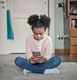 criancacelular-FotoBruceMarsUnsplash.jpg  Foto: Bruce Mars/ Unsplash