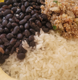 Arroz, feijão preto, tabule e banana nanica  Foto: Foto: Reprodução/Vegano Periférico