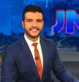 Matheus Ribeiro na bancada do Jornal Nacional  Foto: Divulgação