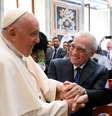 Papa Francisco e Martin Scorsese se encontram no Vaticano  Foto: Twitter/@vaticannews_pt/Divulgação / Estadão