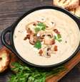 Veja o que usar como acompanhamento para sopas, cremes e caldos -  Foto: Shutterstock / Alto Astral