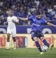 Henrique Dourado arrisca finalização no duelo contra o Grêmio – Staff Images / Cruzeiro  Foto: Jogada10
