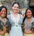 Lana Del Rey visita comunidade indígena durante viagem em Manaus  Foto: Reprodução / Instagram - @cunhaporanga_oficial / Hollywood Forever TV