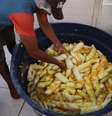 Um dos desafios é oferecer nas escolas indígenas alimentação que seja adequada àquelas crianças  Foto: Agência Brasil/Reprodução/EBC