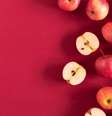 Essa fruta é muito poderosa quando usada em rituais amorosos. Aprenda as simpatias com maçã para conquistar o crush! -  Foto: Shutterstock / João Bidu