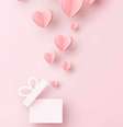 E se você pudesse ir além dos presentes comuns no Dia dos Namorados? Descubra quais são os melhores presentes para Leão e Aquário! -  Foto: Shutterstock / João Bidu